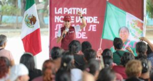 Ana Paty Peralta recorre la Supermanzana 96 de Cancún y llama a defender la Cuarta Transformación