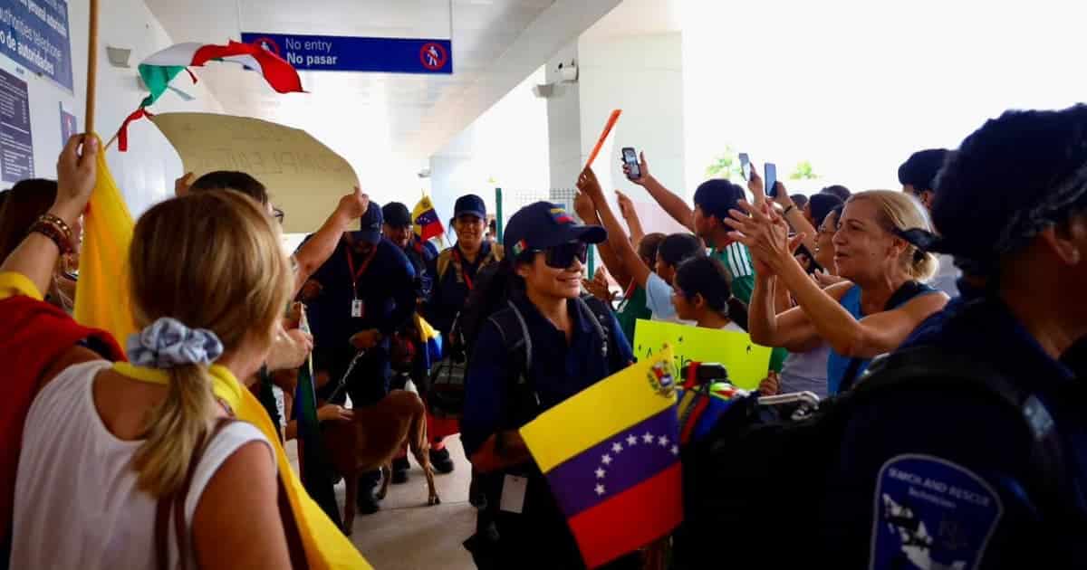 Chopper y los rescatistas de Cancún vuelven a casa Ayuntamiento reconoce su misión humanitaria en Venezuela