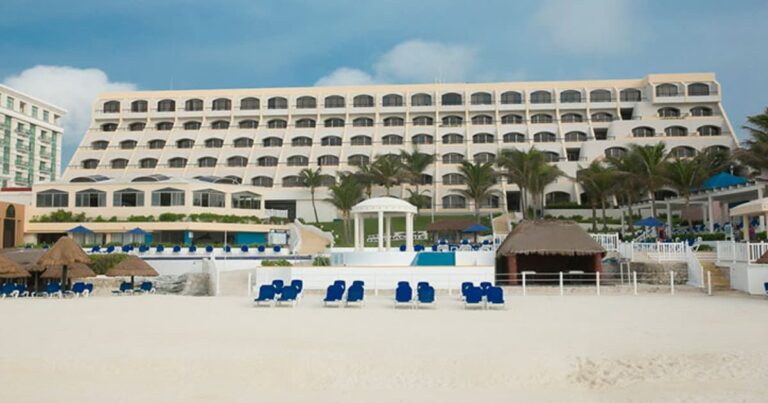 El hotel Golden Parnassus de Cancún irá a remate ganan los trabajadores tras 10 meses de huelga