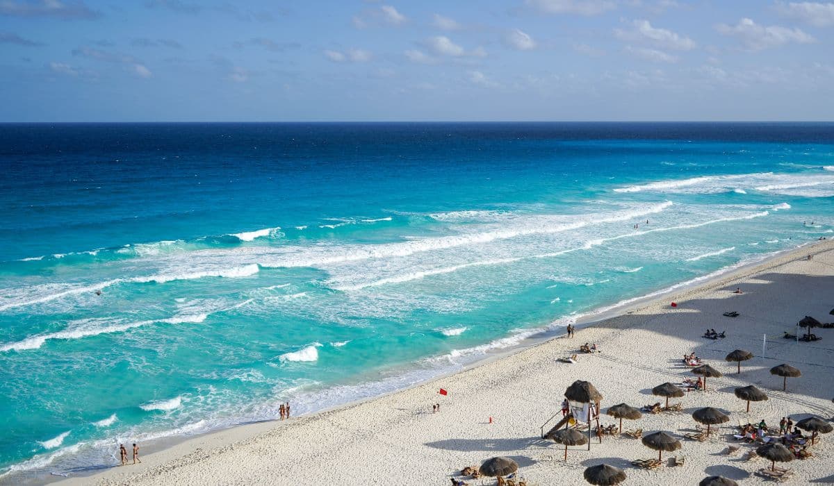 El turista mexicano será el salvavidas del verano en Cancún: la ocupación apenas llegaría al 60%