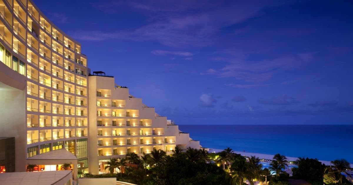 Hoteles de Cancún cumplen medio siglo el sector busca financiamiento con Bancomext para renovarse antes de perder al turista internacional
