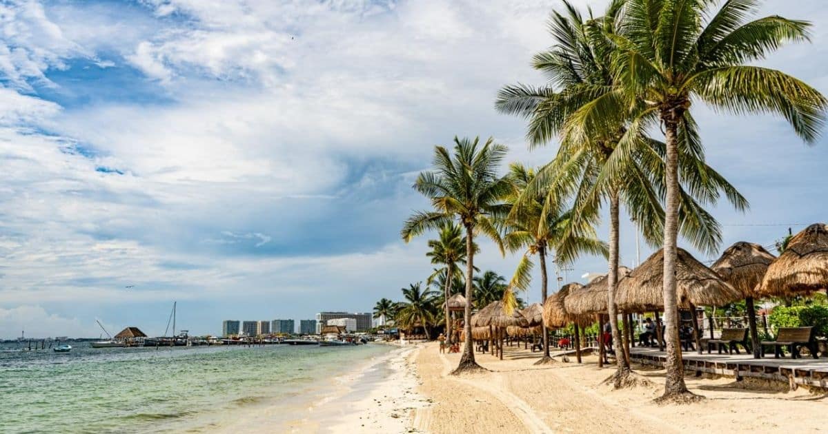 Playa del Niño en Puerto Juárez Cancún con acceso libre y estacionamiento gratuito