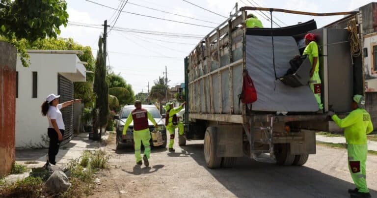 Cancún retira 90 toneladas de basura de un tiradero clandestino y desazolva la Politécnico antes de las lluvias