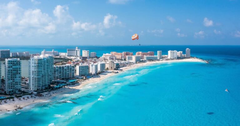 Cancún tiene tres cumpleaños y solo recordamos uno