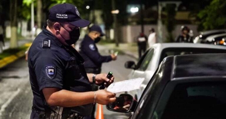 Estefanía Mercado suspende a 25 policías municipales de Playa del Carmen Aquí no protegemos a nadie que actúe fuera de la ley