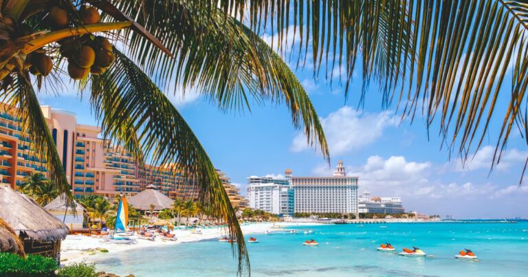 La CROC pone reloj a 10 hoteles del Caribe: sin acuerdo salarial, huelga estalla el 19 de octubre