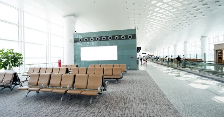 Solo 333 vuelos en un día: el aeropuerto de Cancún toca su jornada más floja de 2026